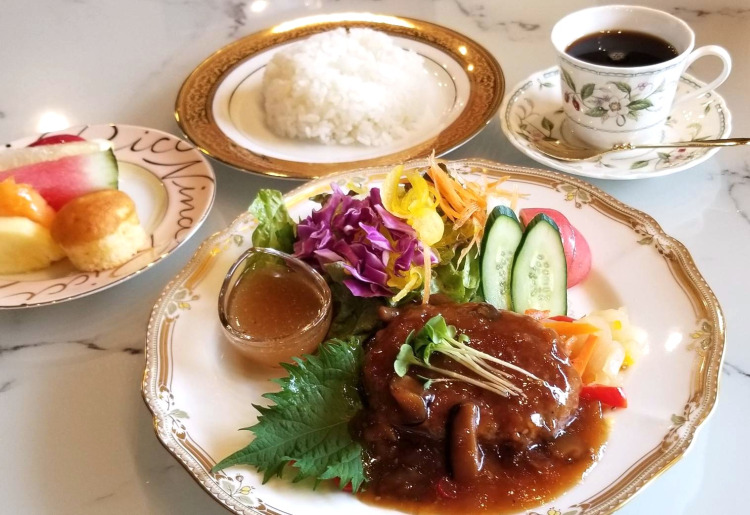 スペシャルランチ『和風ソースハンバーグ』